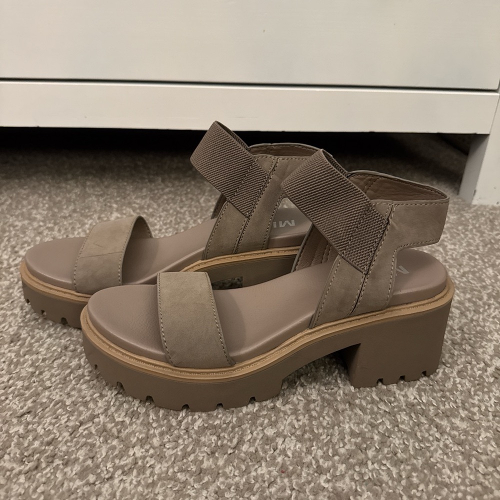 Mia Savy Sandal